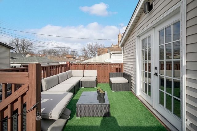 3322 N Pittsburgh Avenue, Chicago, IL 60634