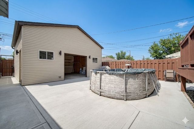 3322 N Pittsburgh Avenue, Chicago, IL 60634