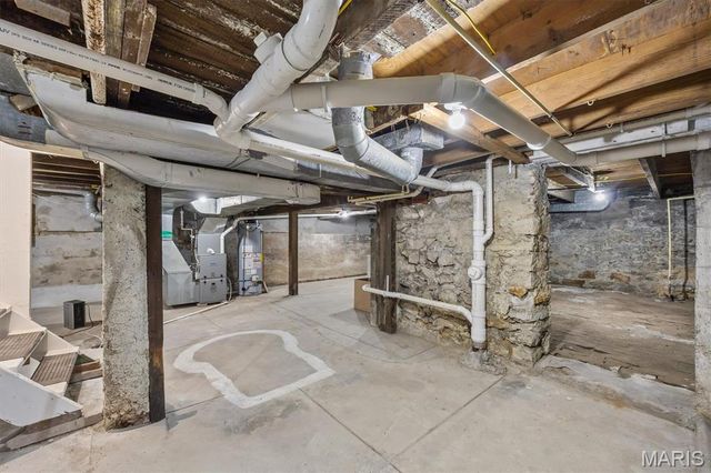 109 N Oak Street, Belleville, IL 62220