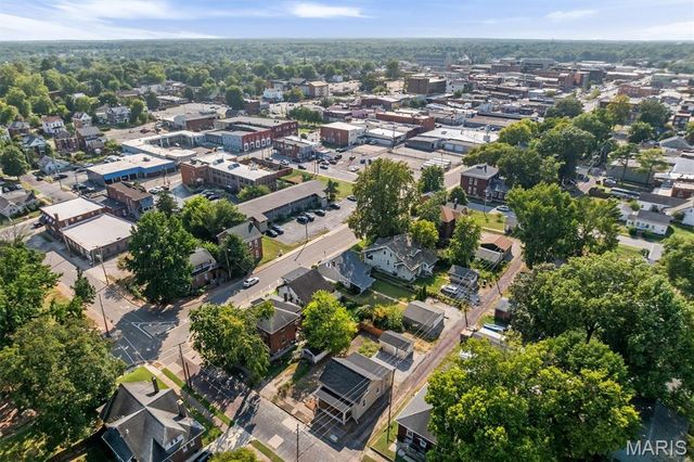 109 N Oak Street, Belleville, IL 62220
