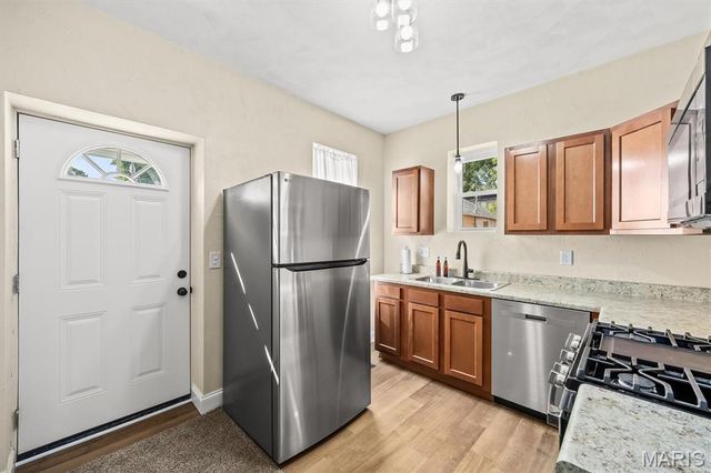 109 N Oak Street, Belleville, IL 62220