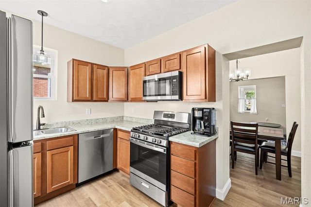 109 N Oak Street, Belleville, IL 62220