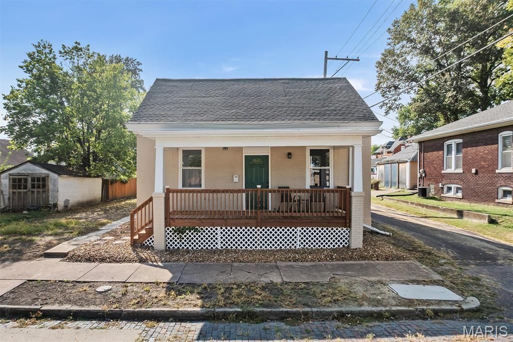 109 N Oak Street, Belleville, IL 62220