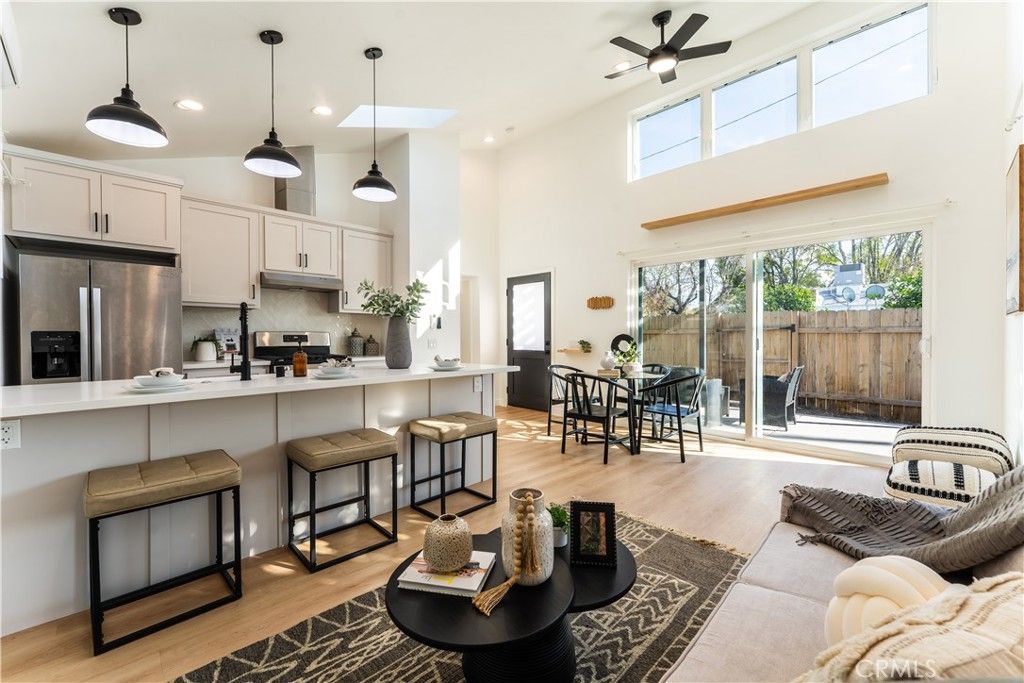 Image 1 of property listing at 16124 San Fernando Mission Blvd, Granada Hills, CA 91344