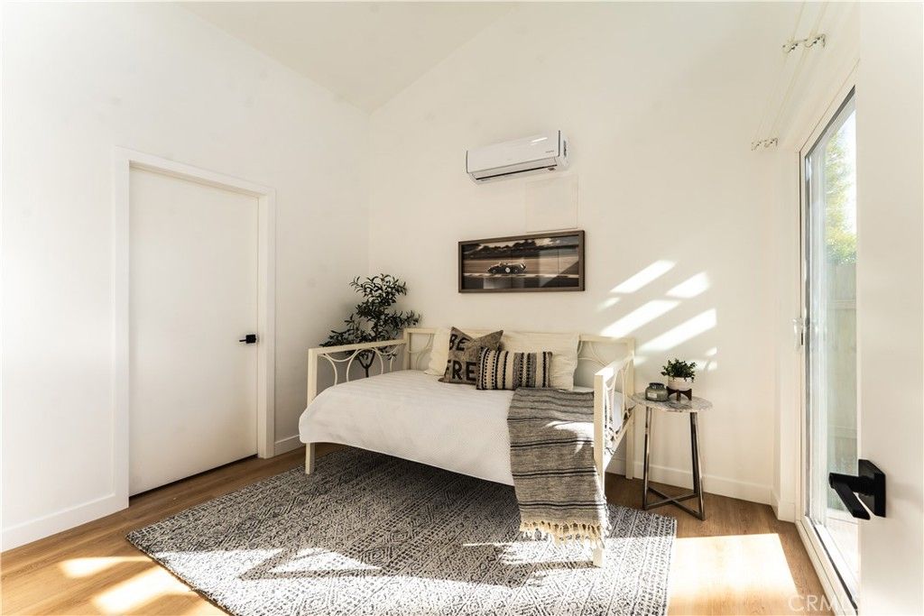 Image 11 of property listing at 16124 San Fernando Mission Blvd, Granada Hills, CA 91344