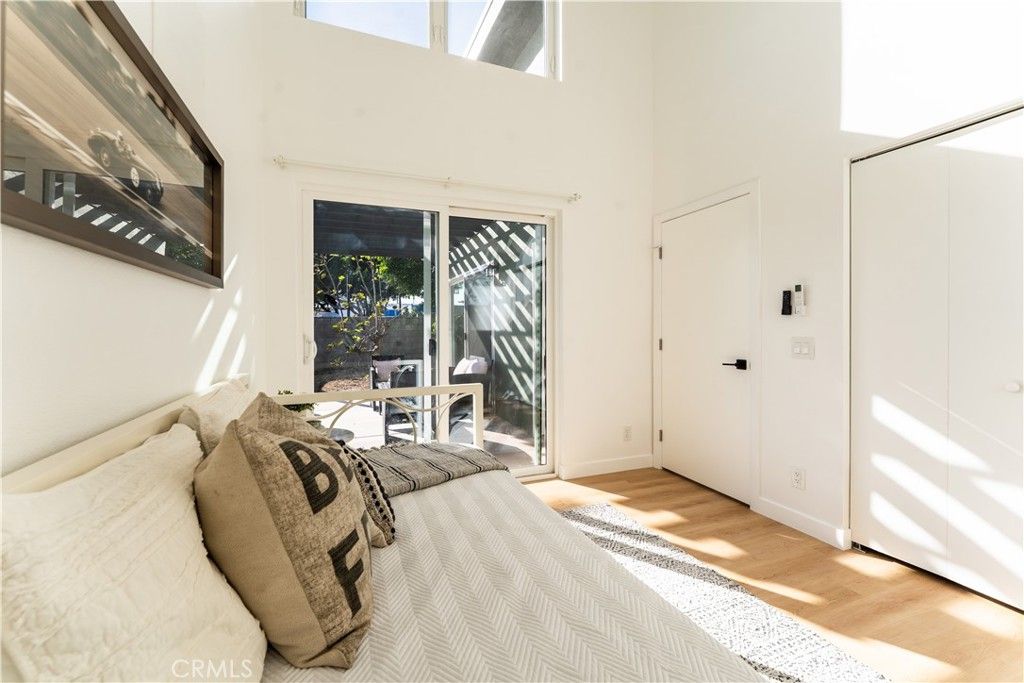 Image 12 of property listing at 16124 San Fernando Mission Blvd, Granada Hills, CA 91344