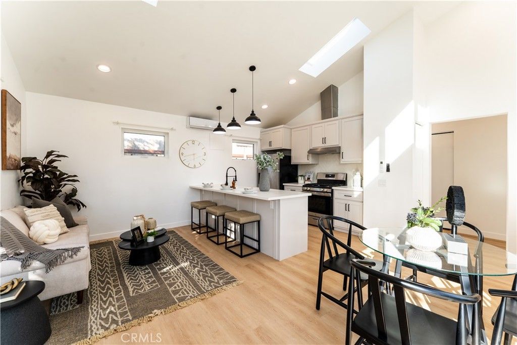 Image 2 of property listing at 16124 San Fernando Mission Blvd, Granada Hills, CA 91344