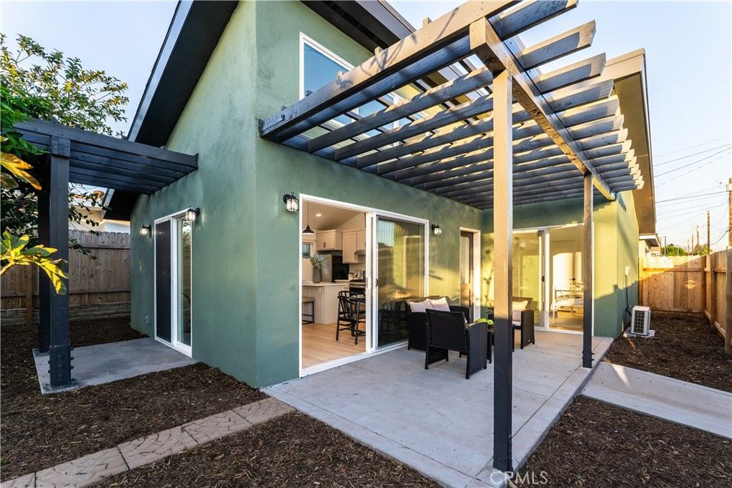 Image 26 of property listing at 16124 San Fernando Mission Blvd, Granada Hills, CA 91344