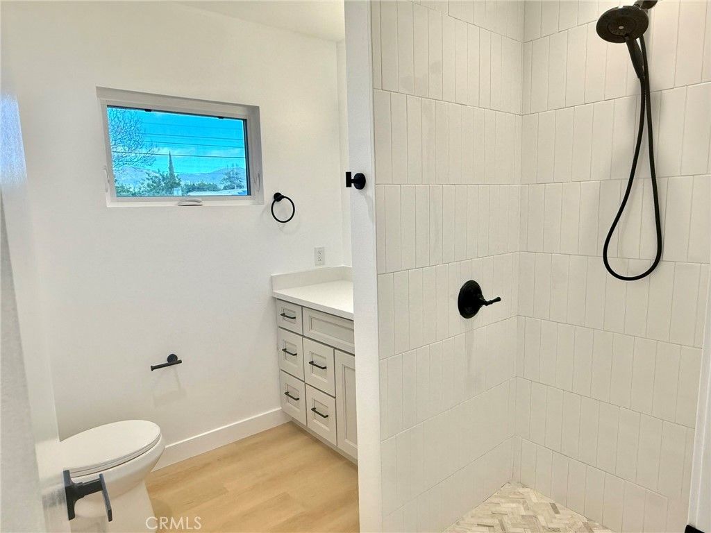 Image 32 of property listing at 16124 San Fernando Mission Blvd, Granada Hills, CA 91344