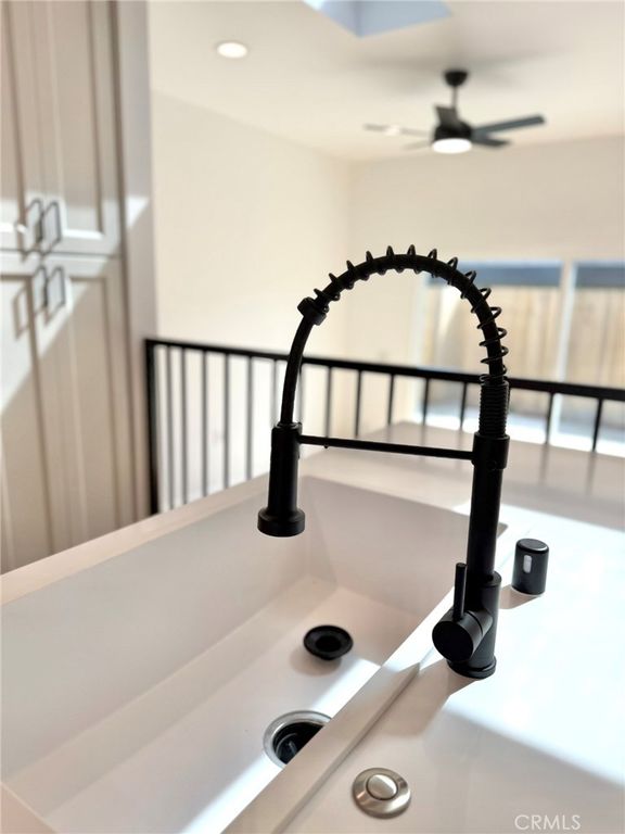 Image 41 of property listing at 16124 San Fernando Mission Blvd, Granada Hills, CA 91344