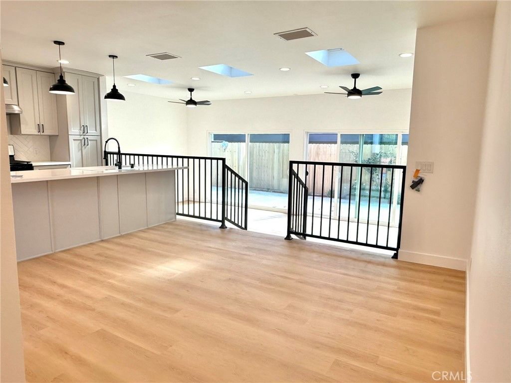 Image 43 of property listing at 16124 San Fernando Mission Blvd, Granada Hills, CA 91344