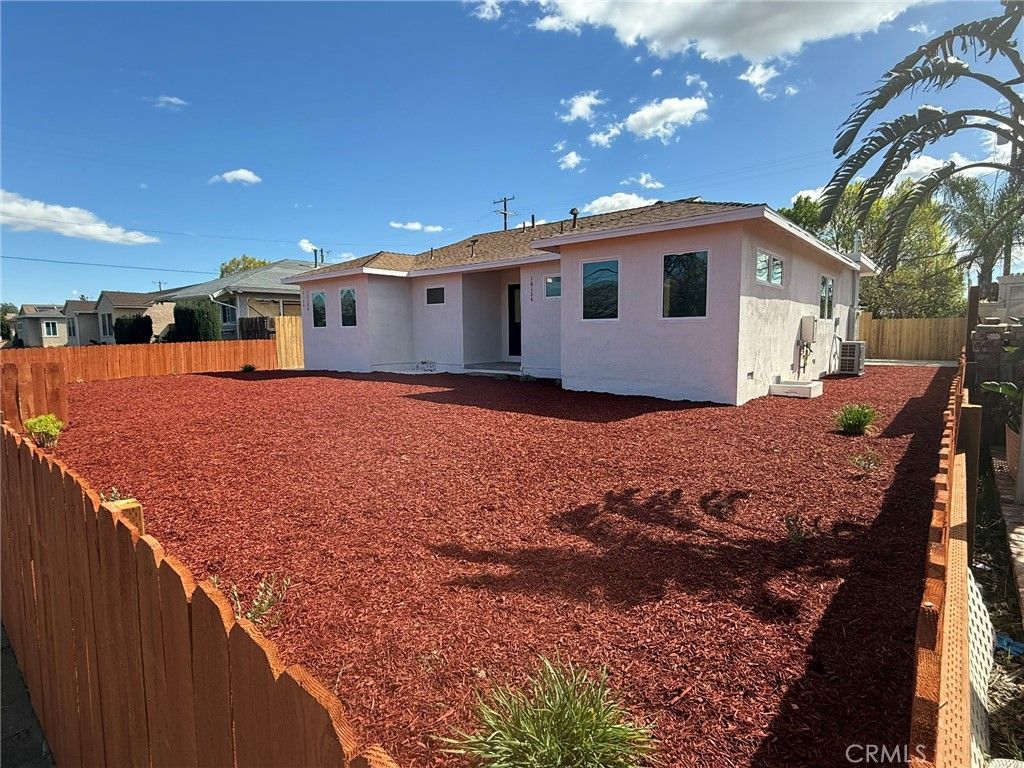 Image 48 of property listing at 16124 San Fernando Mission Blvd, Granada Hills, CA 91344