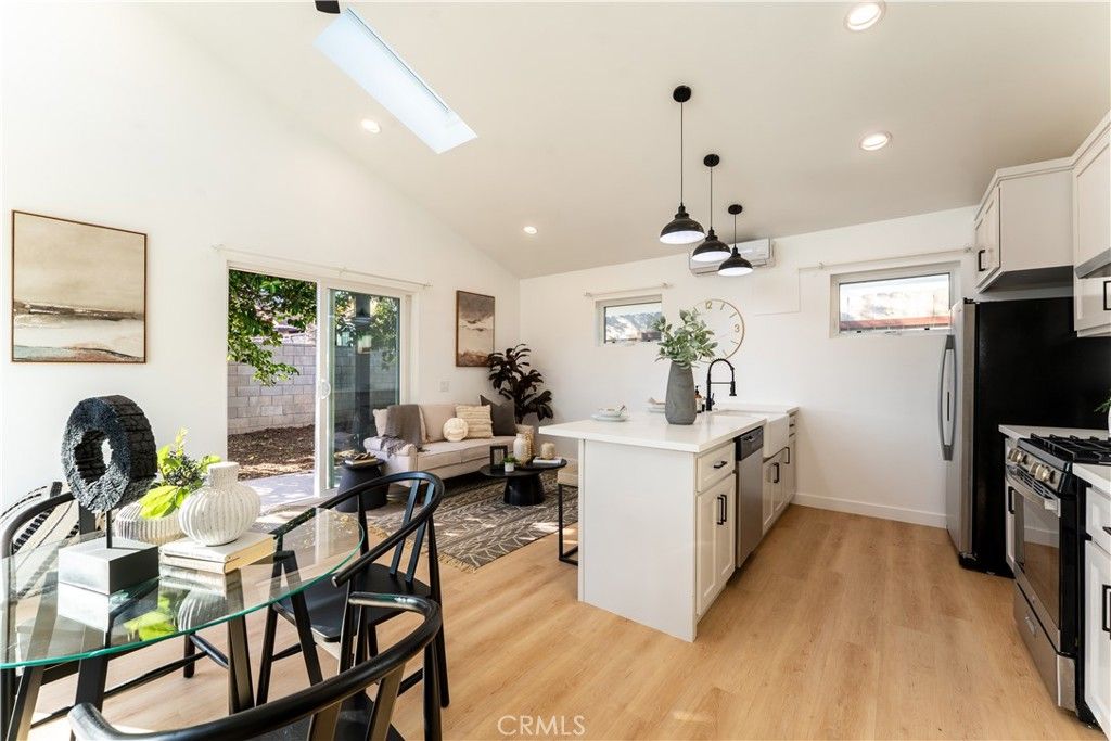 Image 5 of property listing at 16124 San Fernando Mission Blvd, Granada Hills, CA 91344