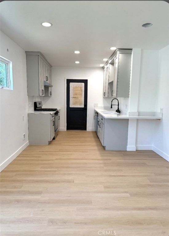 Image 52 of property listing at 16124 San Fernando Mission Blvd, Granada Hills, CA 91344