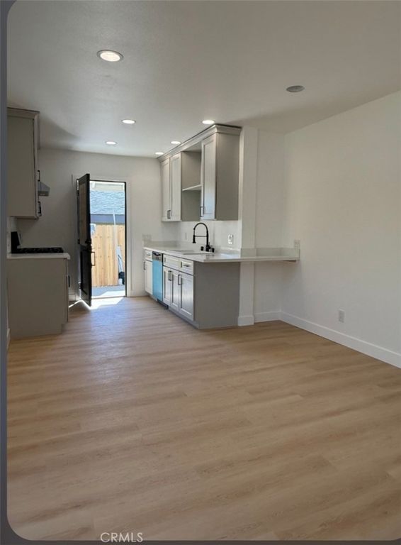 Image 58 of property listing at 16124 San Fernando Mission Blvd, Granada Hills, CA 91344