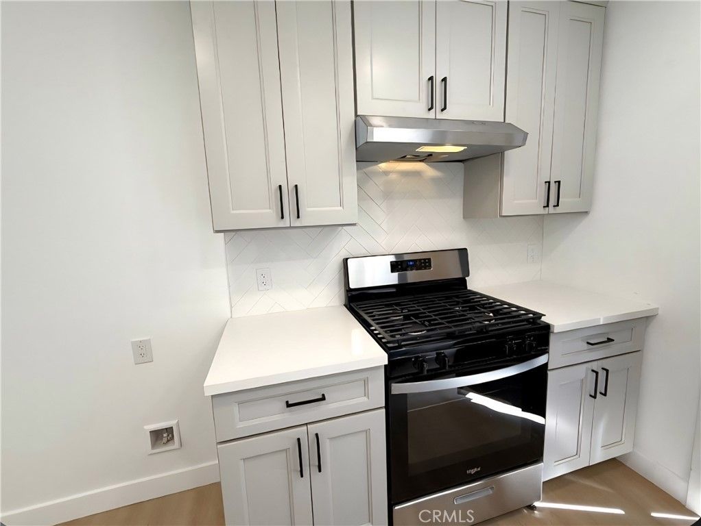 Image 61 of property listing at 16124 San Fernando Mission Blvd, Granada Hills, CA 91344