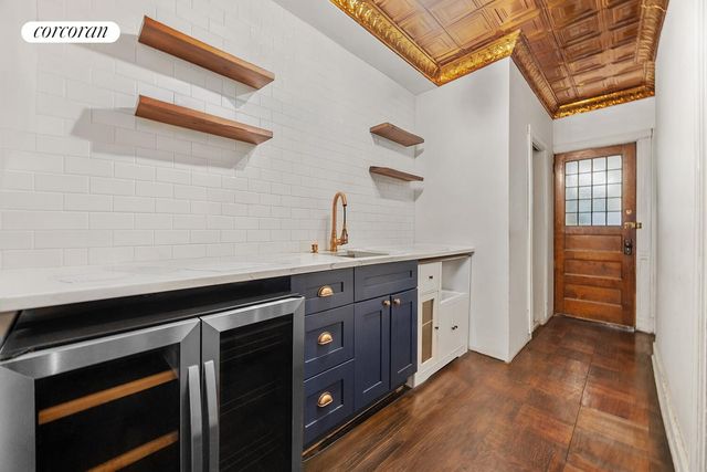 202 E 34TH Street, New York City, NY 11203