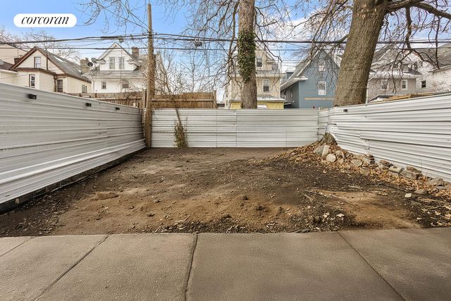 202 E 34TH Street, New York City, NY 11203