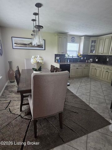 7106 Astin Ct, Louisville, KY 40219