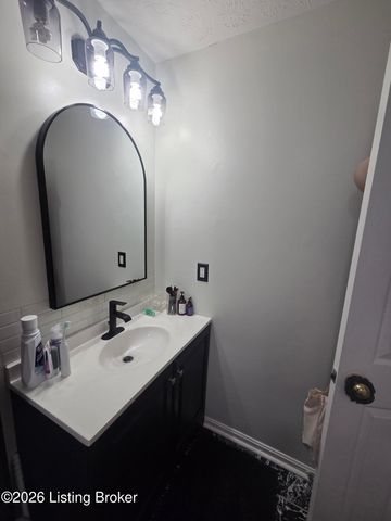 7106 Astin Ct, Louisville, KY 40219
