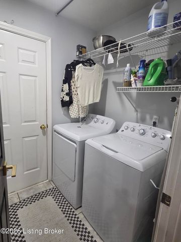 7106 Astin Ct, Louisville, KY 40219