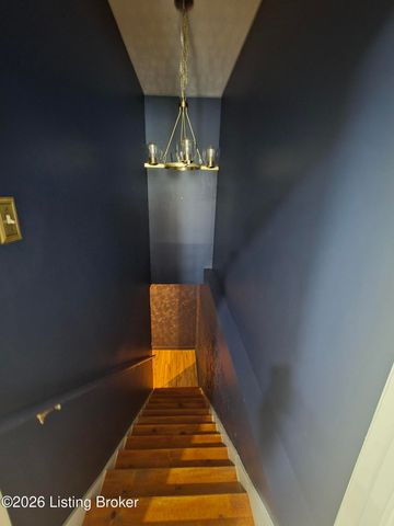 7106 Astin Ct, Louisville, KY 40219