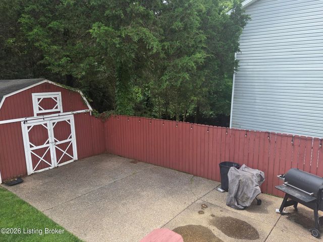 7106 Astin Ct, Louisville, KY 40219