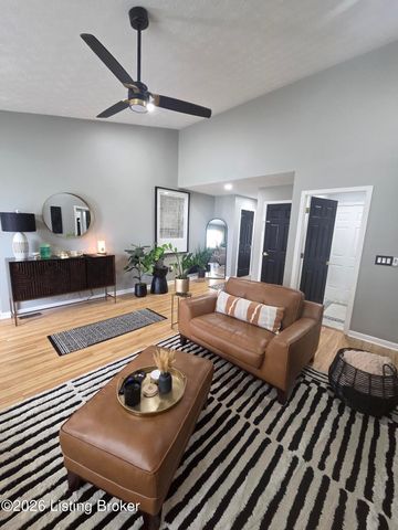 7106 Astin Ct, Louisville, KY 40219