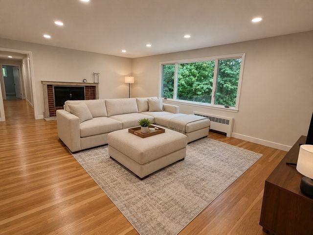 5 Philip Rd, Lexington, MA 02421