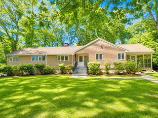 5 Philip Rd, Lexington, MA 02421
