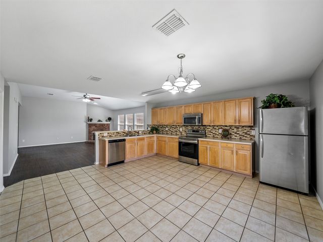 2002 Hickory Trail, Anna, TX 75409