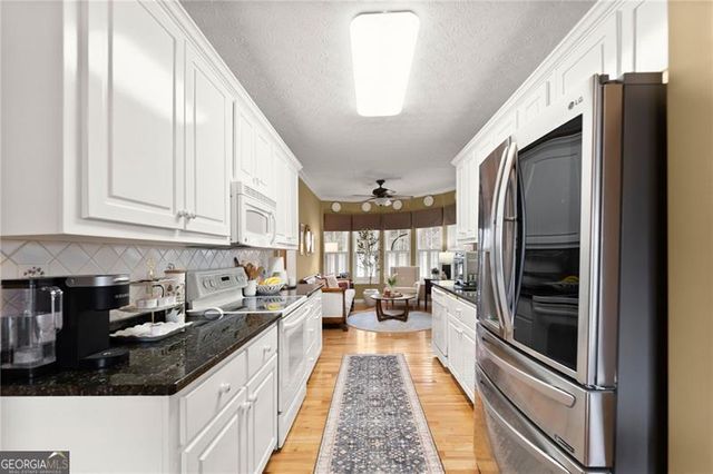 30 S Windsor Drive, Dawsonville, GA 30534