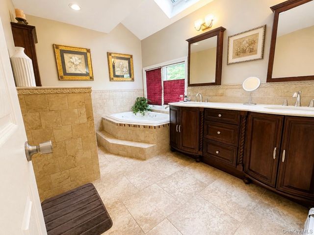 1 Matt Street, Port Jefferson Station, NY 11776