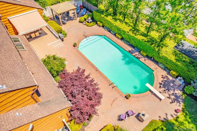 1 Matt Street, Port Jefferson Station, NY 11776
