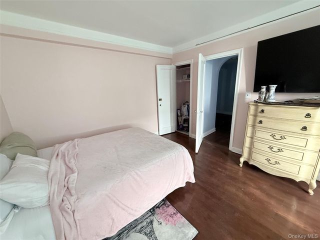 83-80 118 Street 6C, Kew Gardens, NY 11415