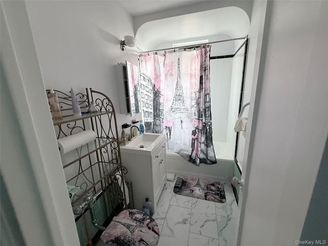 83-80 118 Street 6C, Kew Gardens, NY 11415