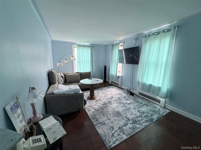83-80 118 Street 6C, Kew Gardens, NY 11415