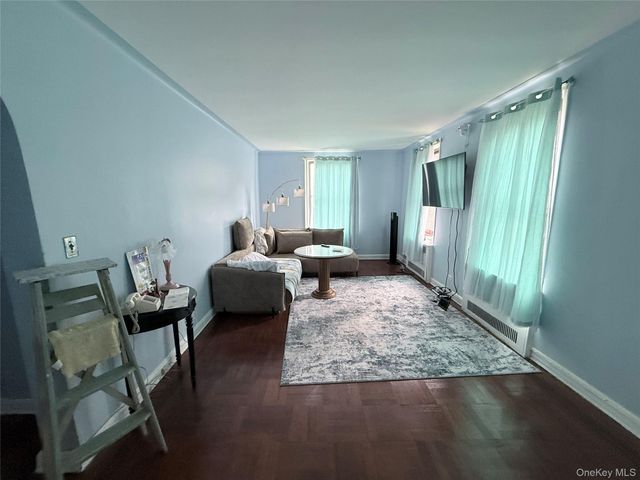 83-80 118 Street 6C, Kew Gardens, NY 11415