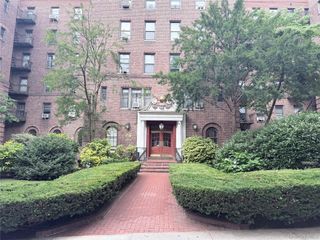 83-80 118 Street 6C, Kew Gardens, NY 11415