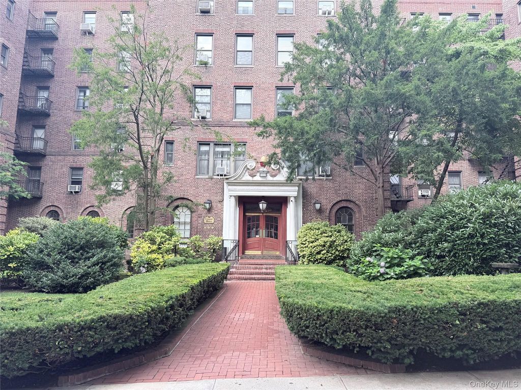 83-80 118 Street 6C, Kew Gardens, NY 11415