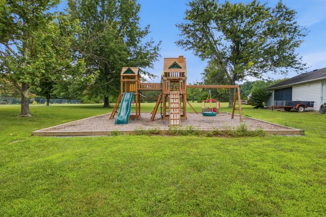 7301 W Cook Rd, Springfield, TN 37172