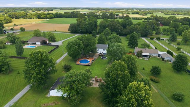 7301 W Cook Rd, Springfield, TN 37172