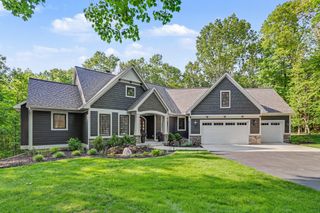 547 Roundtree Drive Ne, Ada Twp, MI 49301