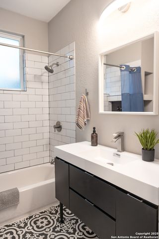 315 Sandmeyer, San Antonio, TX 78208