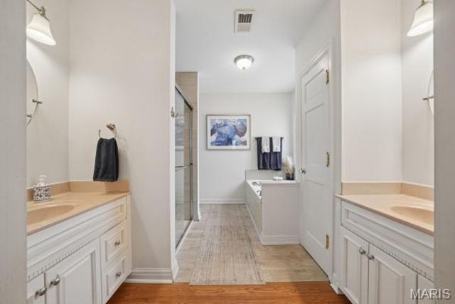 534 E Jefferson Avenue, Kirkwood, MO 63122