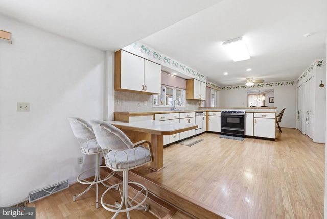 1 MOSS VIEW LN, Hammonton, NJ 08037
