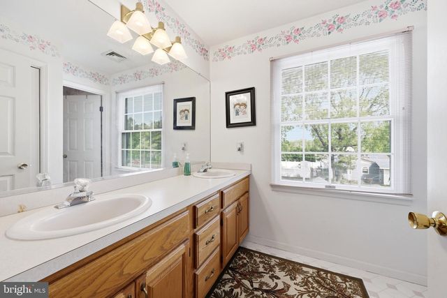 1 MOSS VIEW LN, Hammonton, NJ 08037