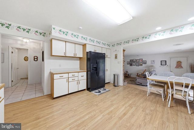 1 MOSS VIEW LN, Hammonton, NJ 08037
