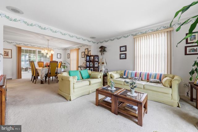 1 MOSS VIEW LN, Hammonton, NJ 08037