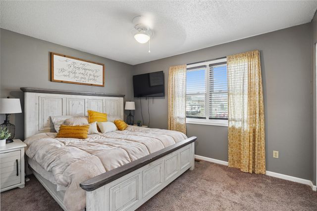 1106 7th Street NW, Altoona, IA 50009